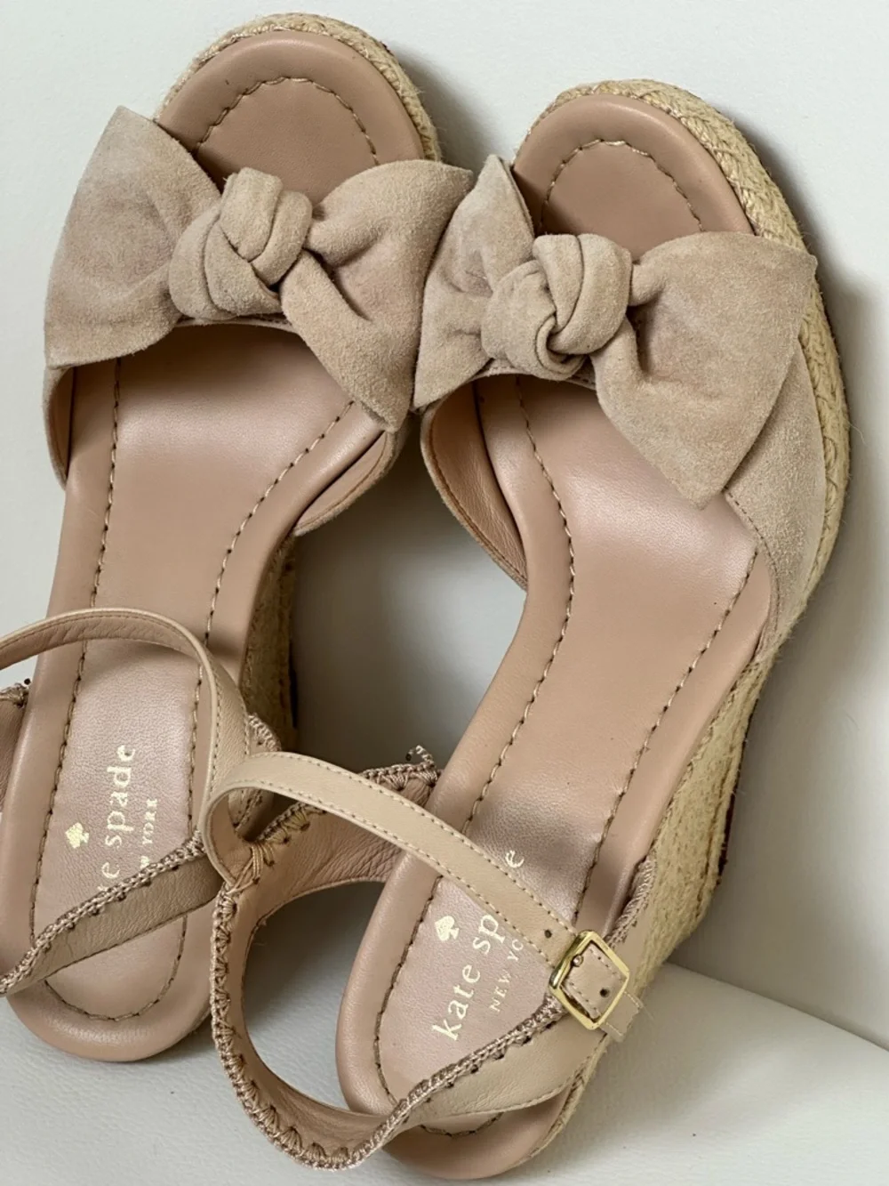 Kate Spade Women’s Beige Suede Knotted Bow Espadrille Wedge Sandals Size 7.5 M - Picture 12 of 16